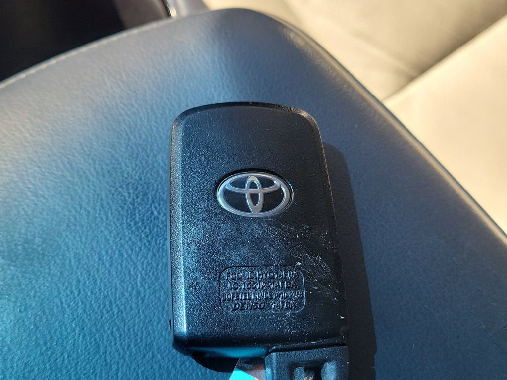 Used 2015 Toyota Avalon XLE Touring image 30