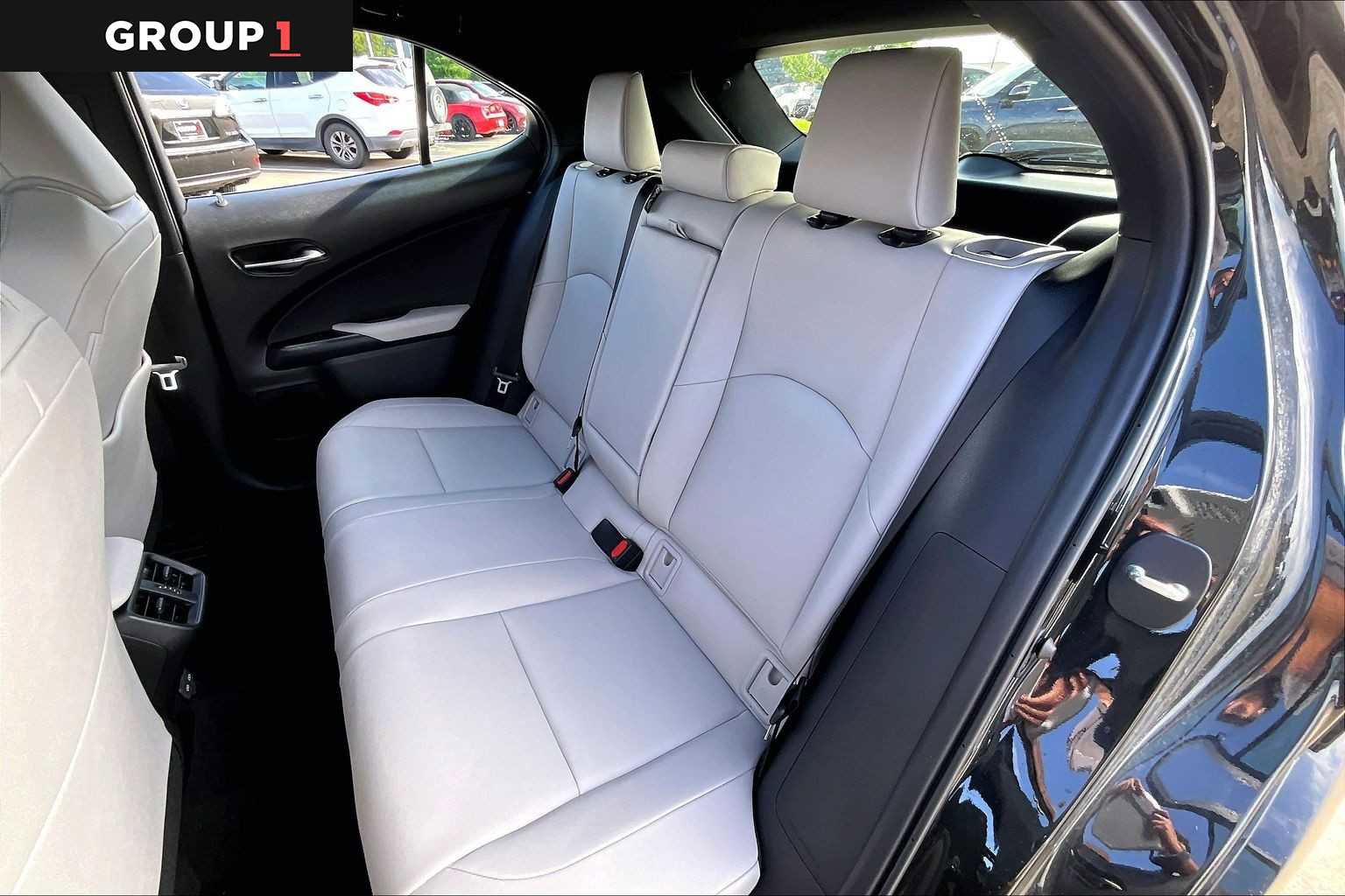 Certified 2025 Lexus UX 300h FWD w/ Accessory Package (Z1) image 18