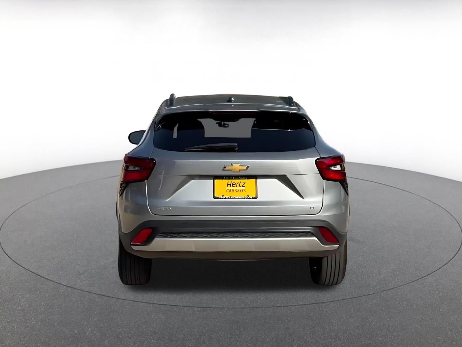 Used 2025 Chevrolet Trax LT FWD image 11