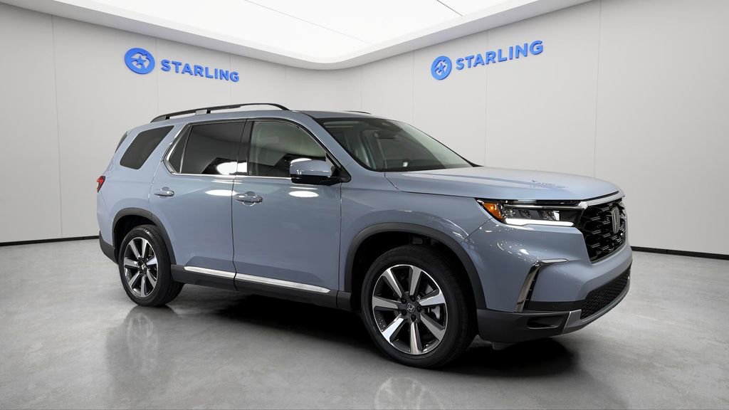 Used 2025 Honda Pilot Touring image 12