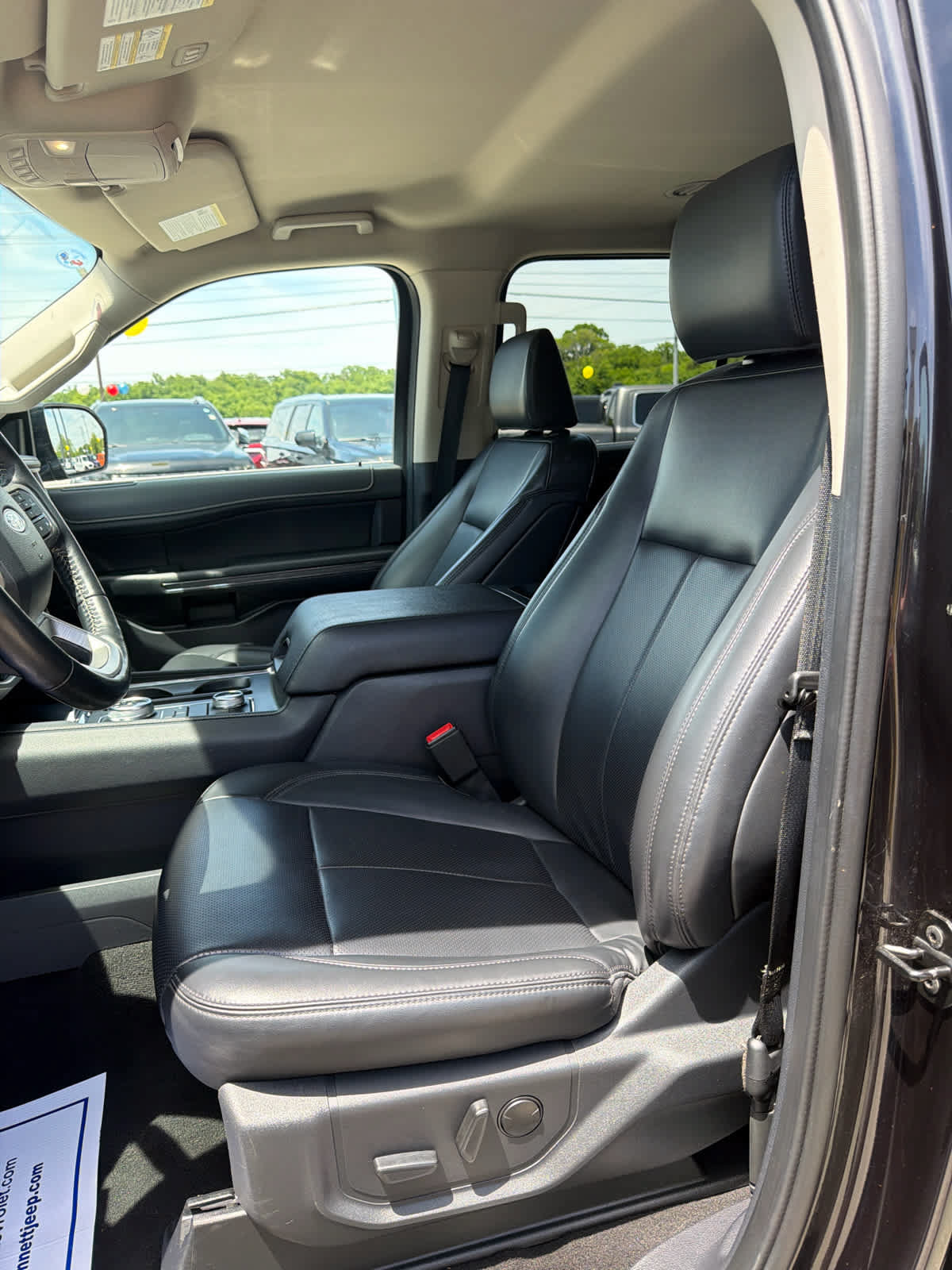 Used 2024 Ford Expedition XLT AWD/4WD image 14