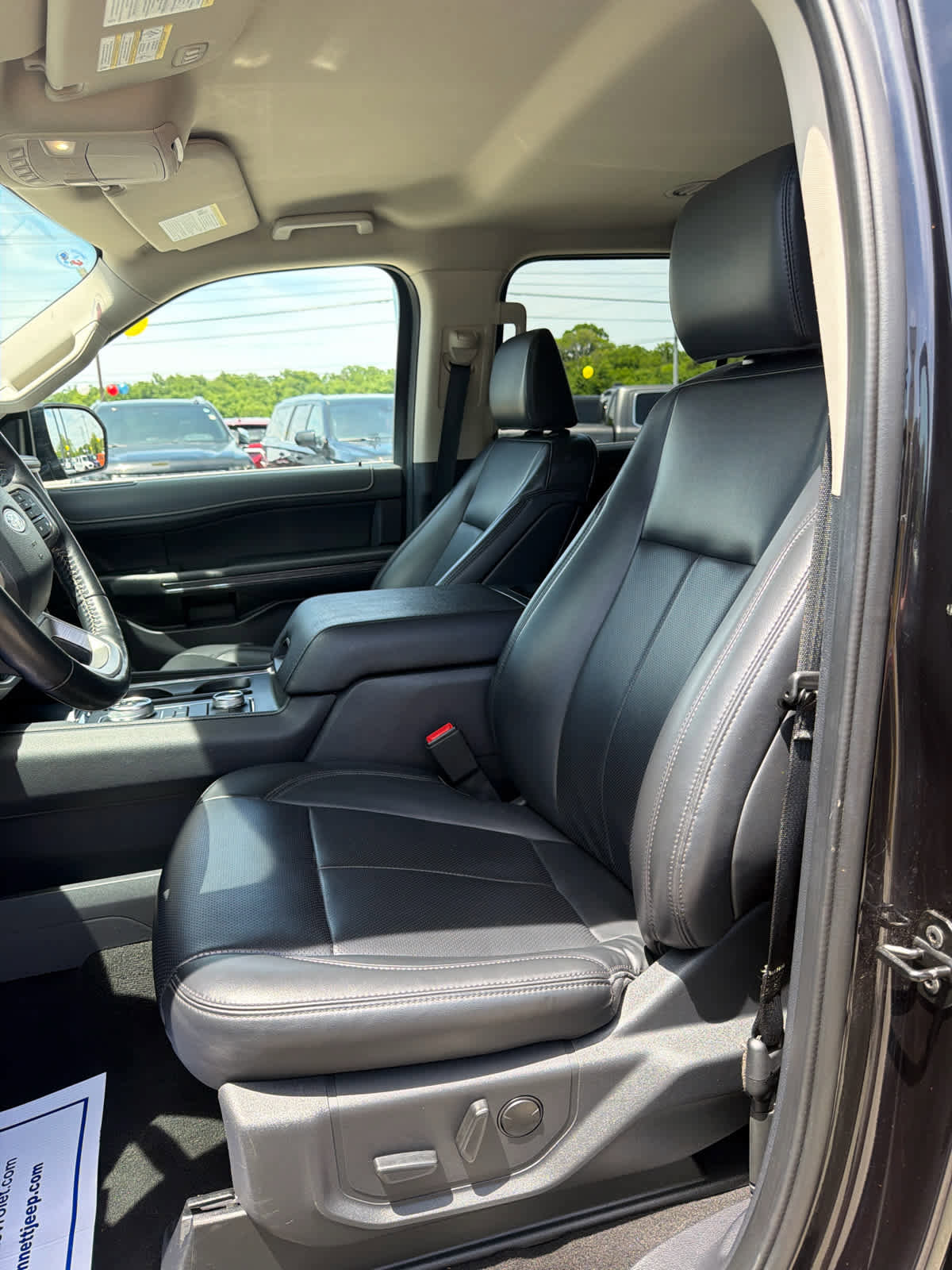 Used 2024 Ford Expedition XLT AWD/4WD image 14