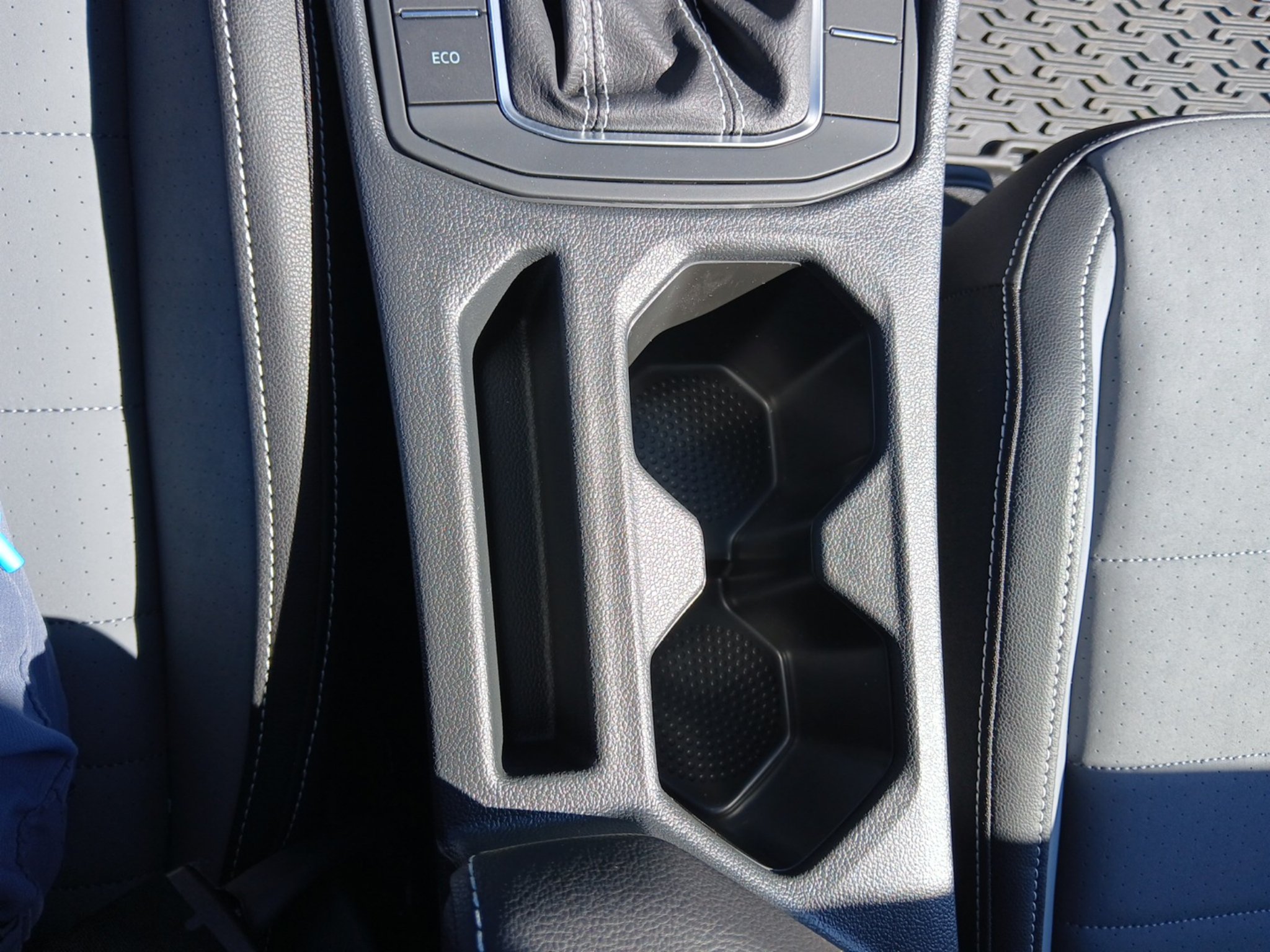 New 2027 Volkswagen Jetta SE FWD image 18