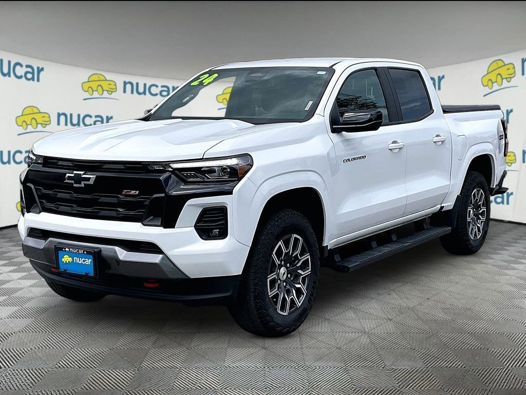 Used 2024 Chevrolet Colorado Z71 w/ Z71 Convenience Package 2 AWD/4WD image 3