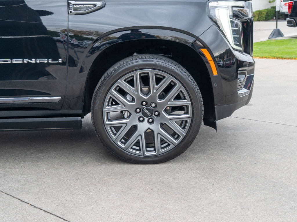 Certified 2025 GMC Yukon XL Denali Ultimate AWD/4WD image 42