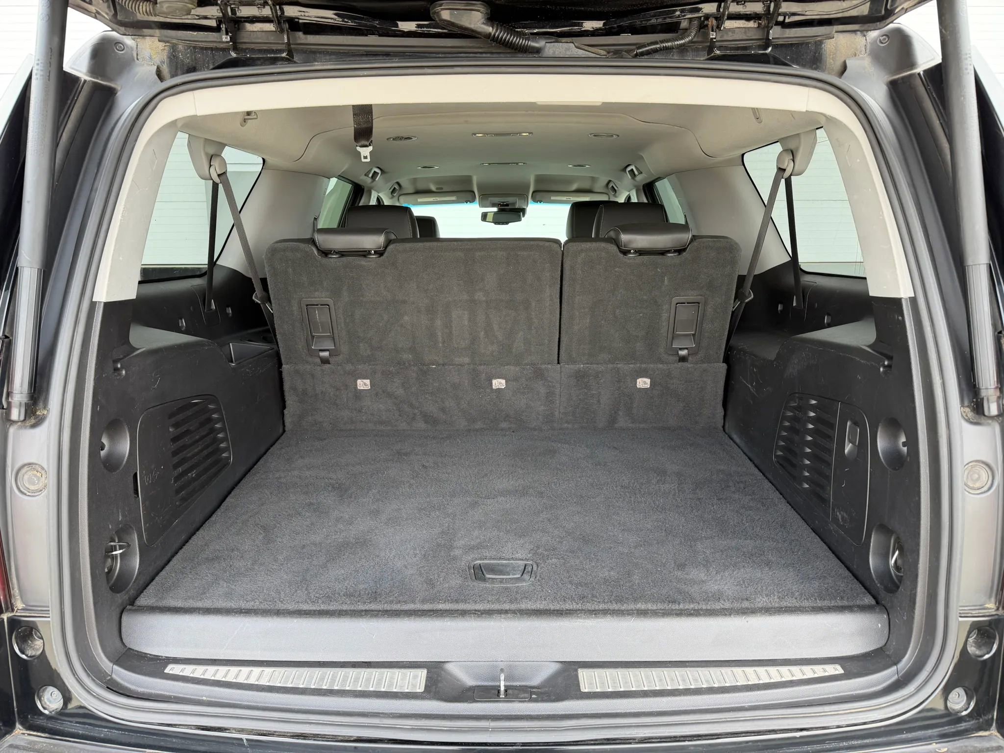 Used 2018 Chevrolet Suburban LT AWD/4WD image 13