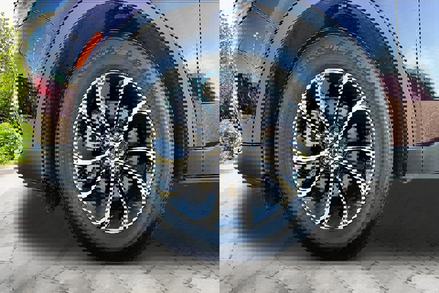 Used 2024 Lincoln Nautilus Premier w/ Equipment Group 102A image 9