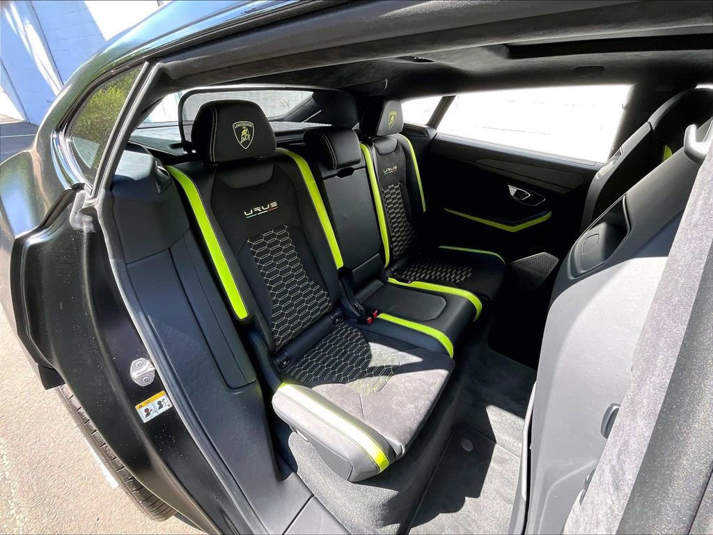 Used 2022 Lamborghini Urus AWD/4WD image 21