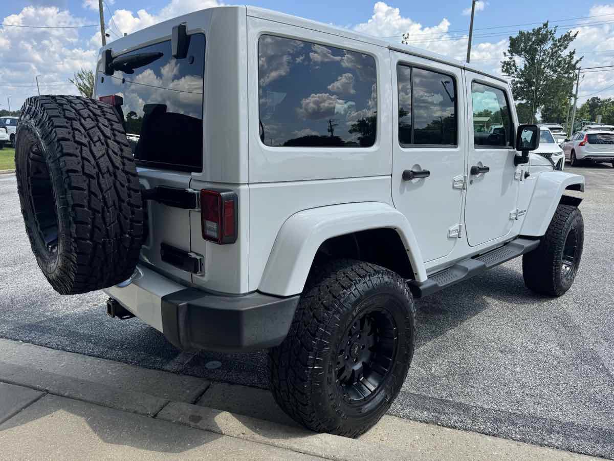 Used 2012 Jeep Wrangler Unlimited Sahara AWD/4WD image 6
