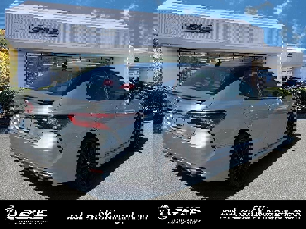 Used 2021 Toyota Camry XSE image 5