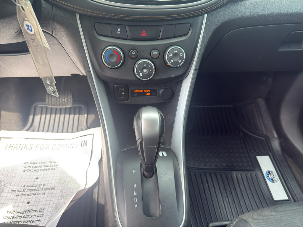 Used 2021 Chevrolet Trax LT AWD/4WD image 17