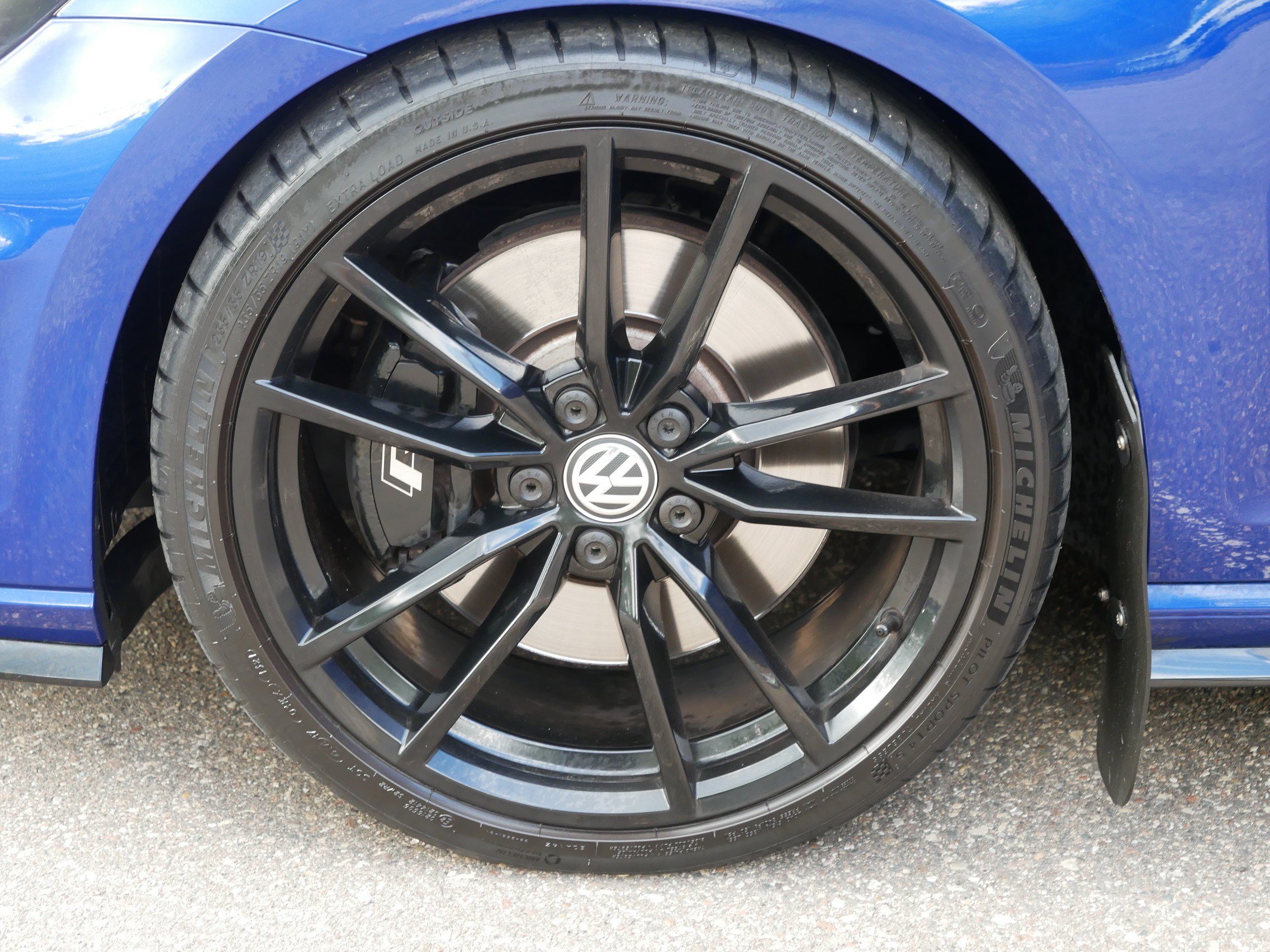 Used 2019 Volkswagen Golf R 4-Door AWD/4WD image 15