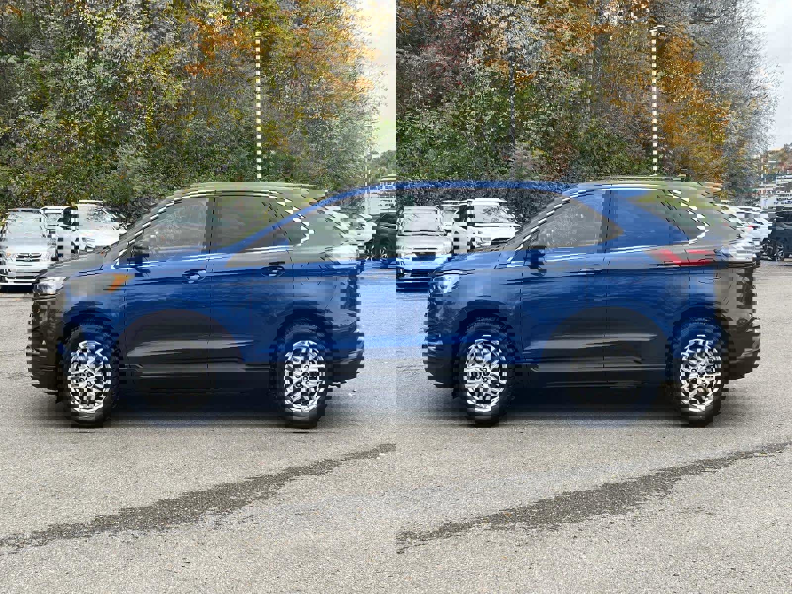Used 2023 Ford Edge SEL image 2