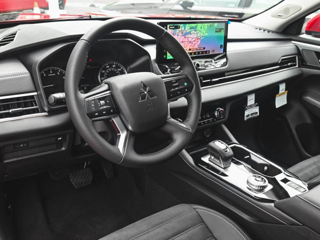 New 2025 Mitsubishi Outlander SE image 15