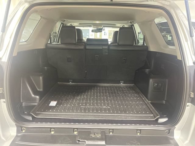 Used 2023 Toyota 4Runner Limited AWD/4WD image 24