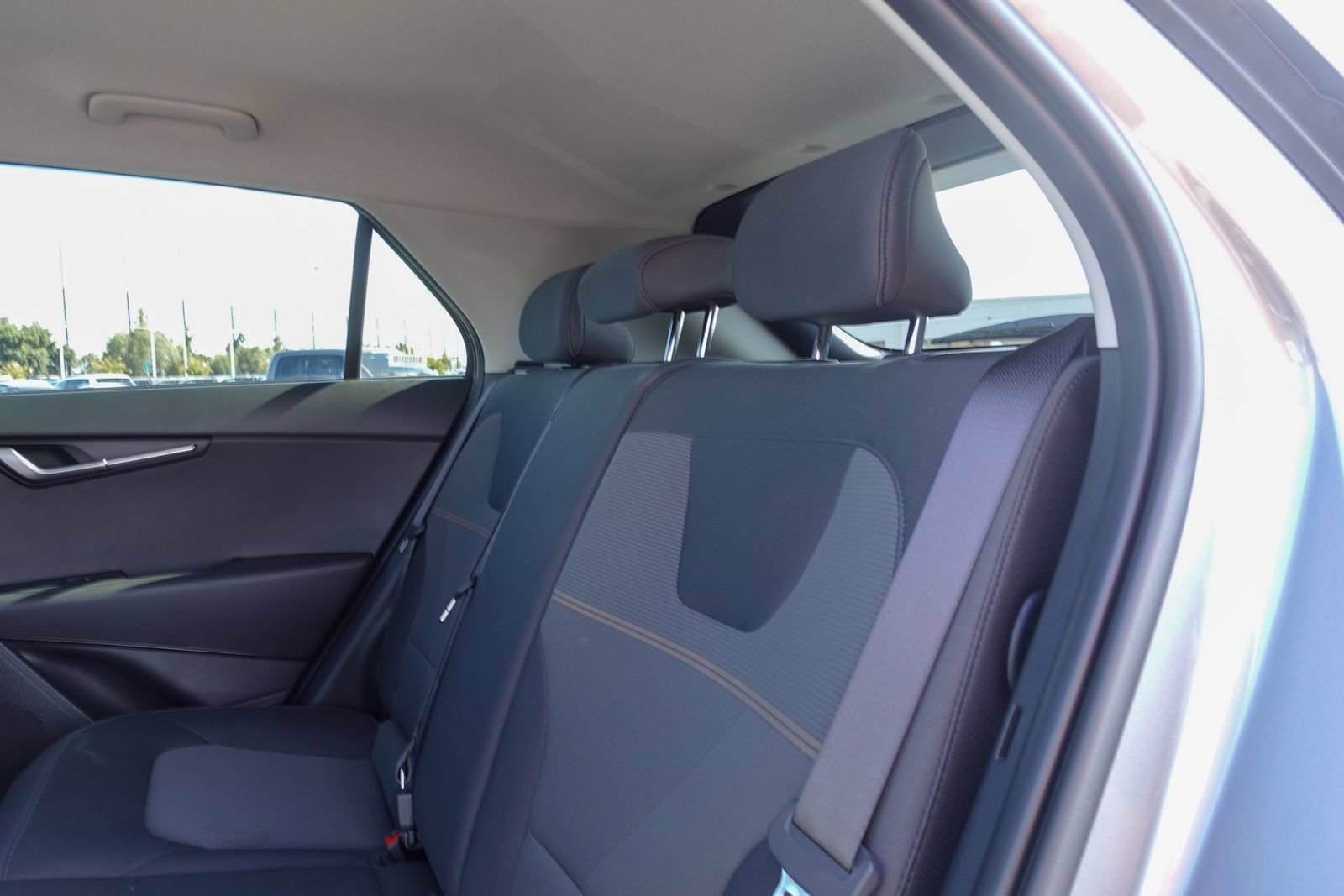 Used 2025 Kia Niro LX FWD image 12