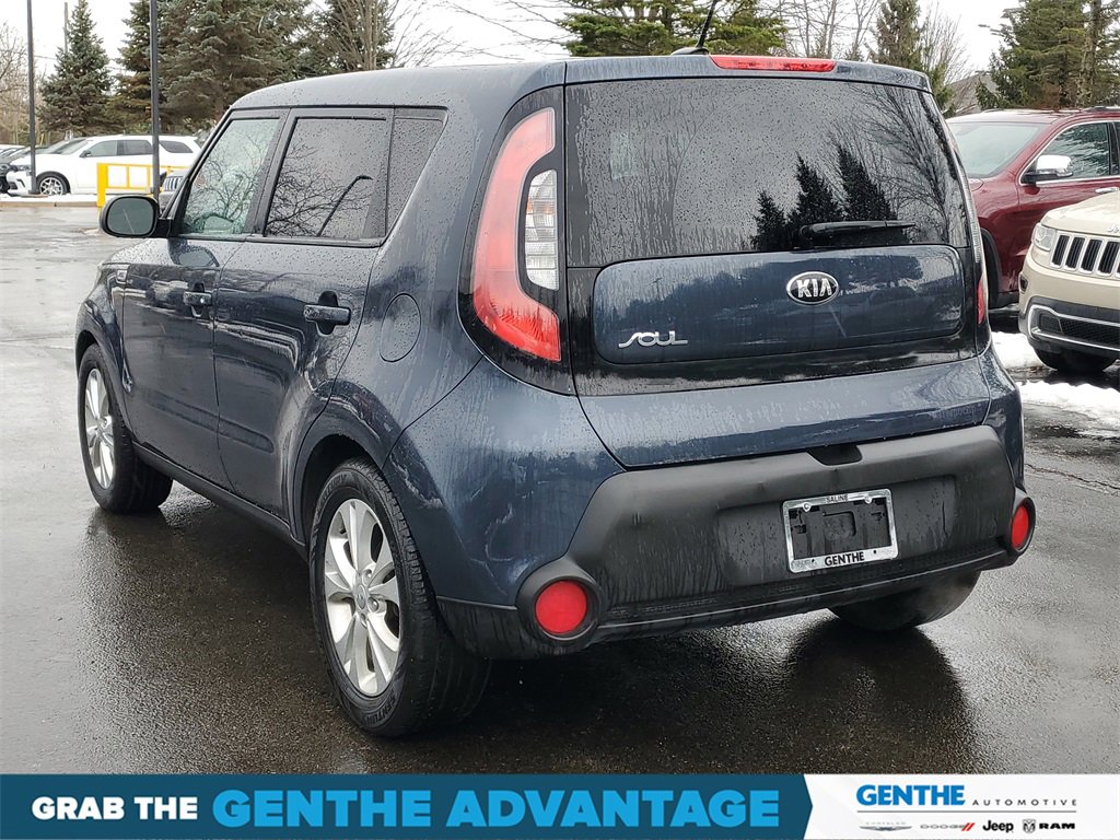 Used 2015 Kia Soul + image 3