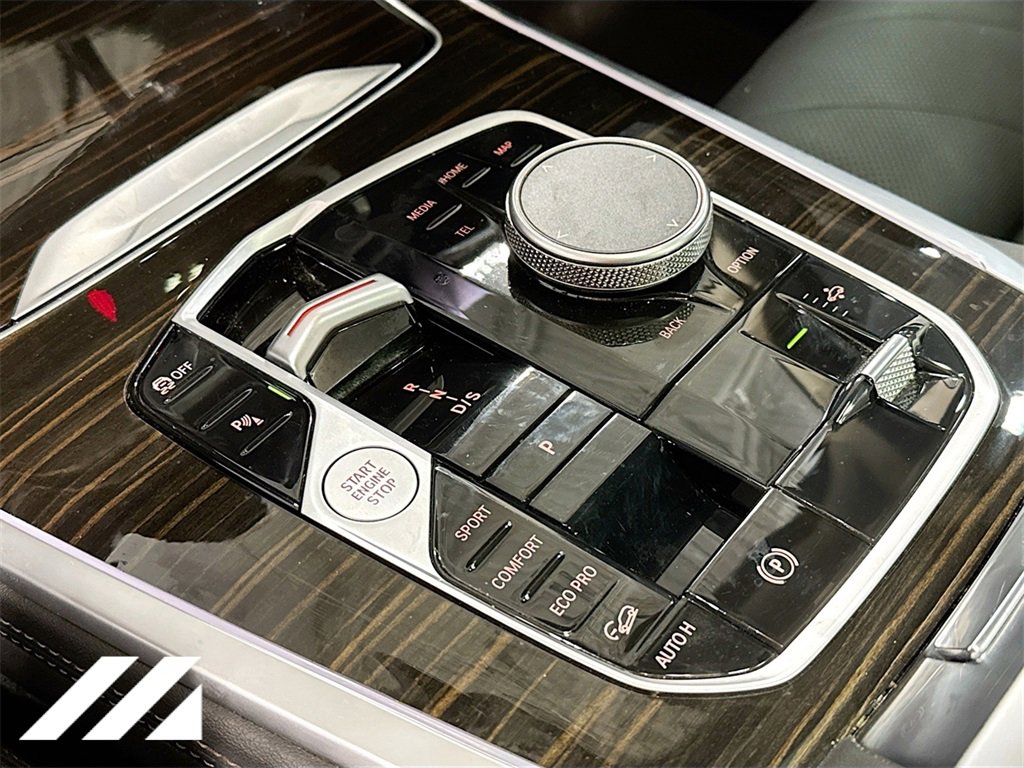 Used 2024 BMW X7 xDrive40i w/ Premium Package image 19