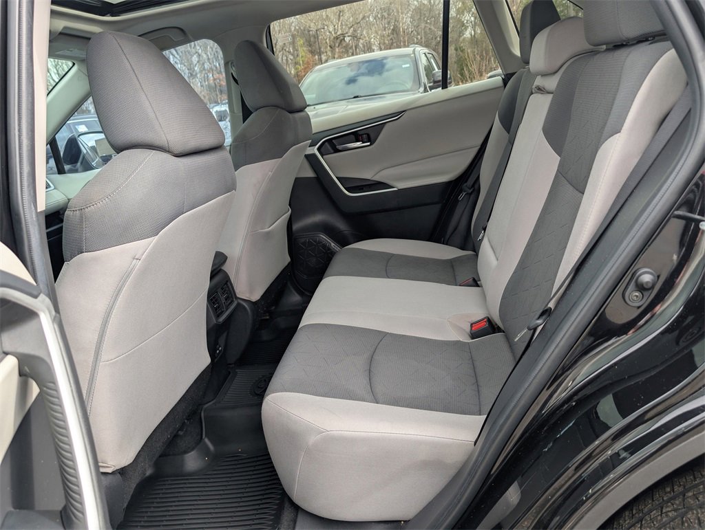 Used 2022 Toyota RAV4 XLE image 26
