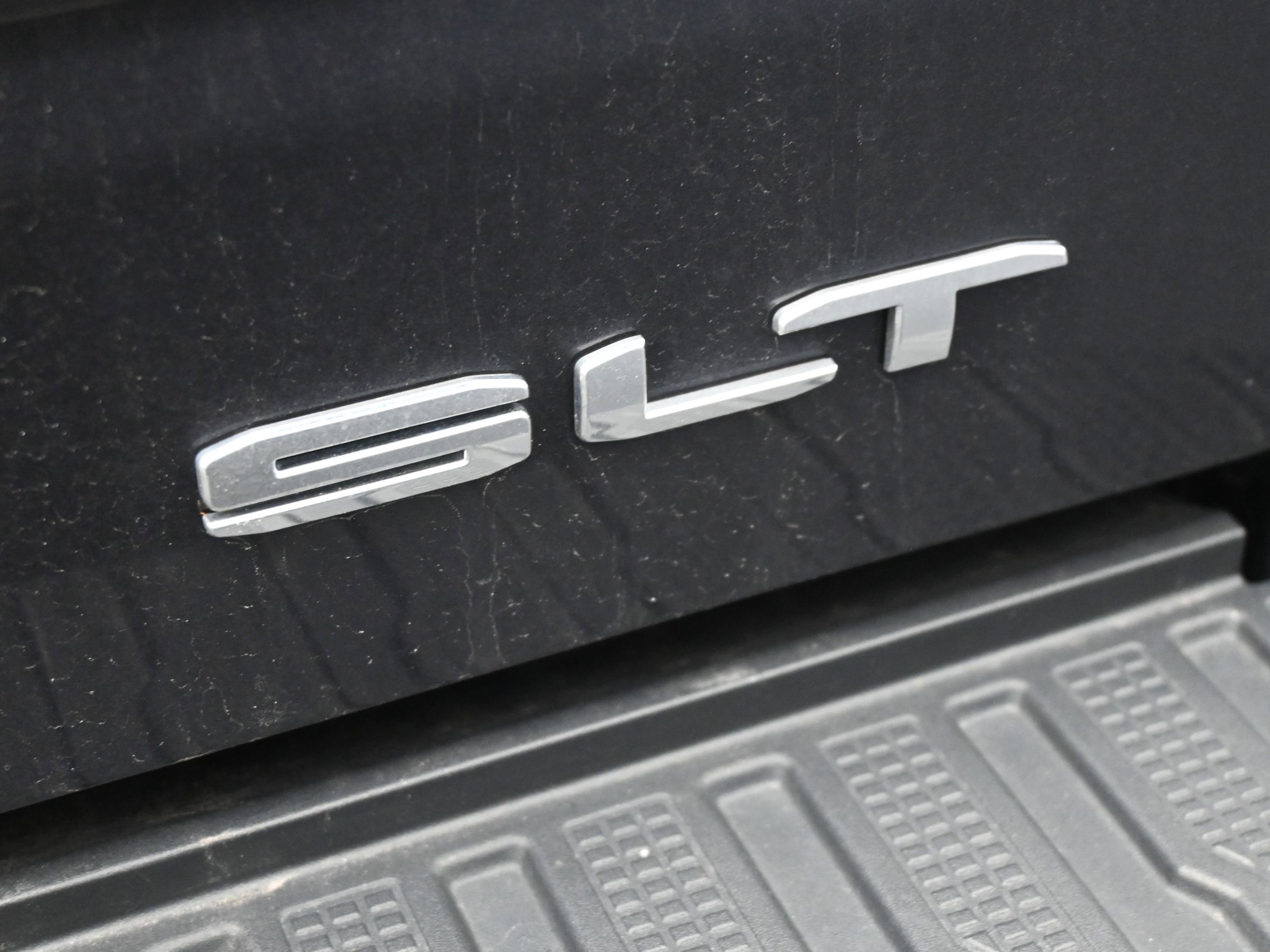 Used 2024 GMC Sierra 1500 SLT w/ SLT Premium Plus Package image 22