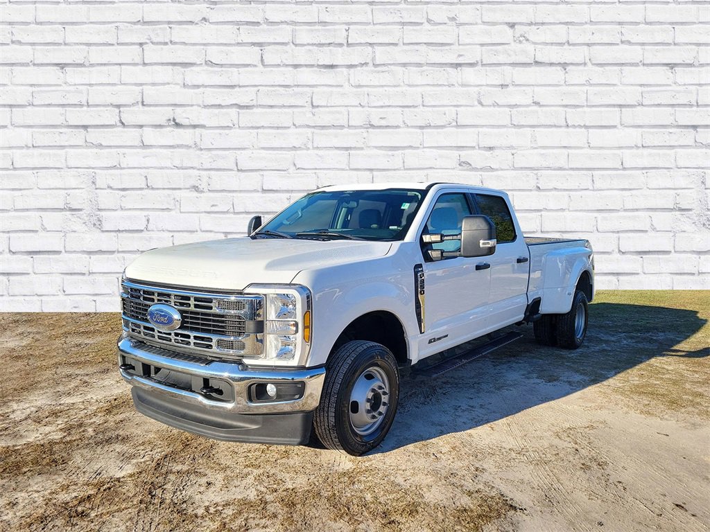 Used 2024 Ford F350 XLT image 4