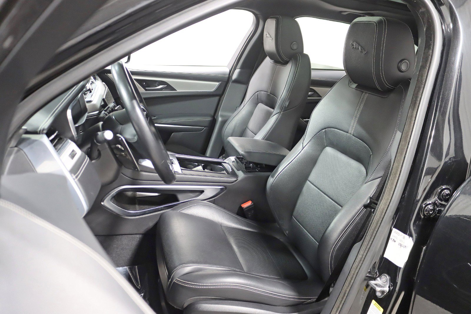 Used 2024 Jaguar F-PACE R-Dynamic S image 24