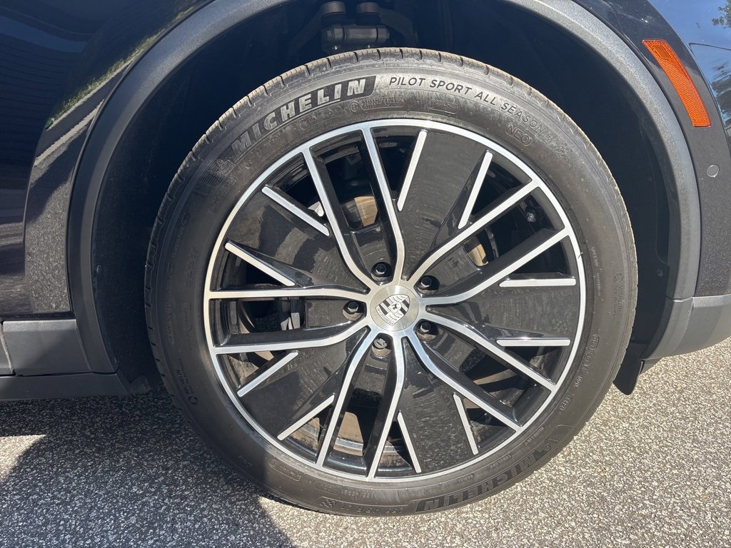 Used 2025 Porsche Macan Electric image 15