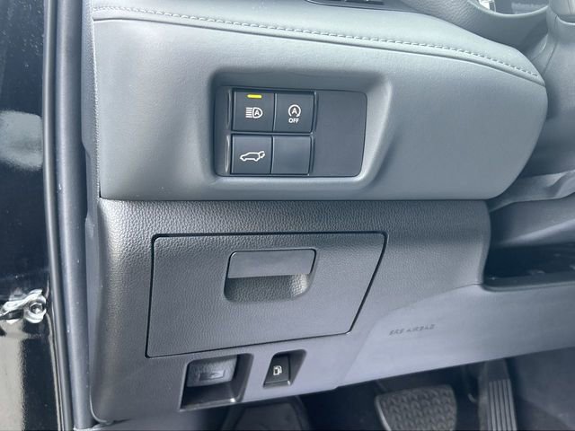 Used 2024 Toyota Highlander XLE image 17