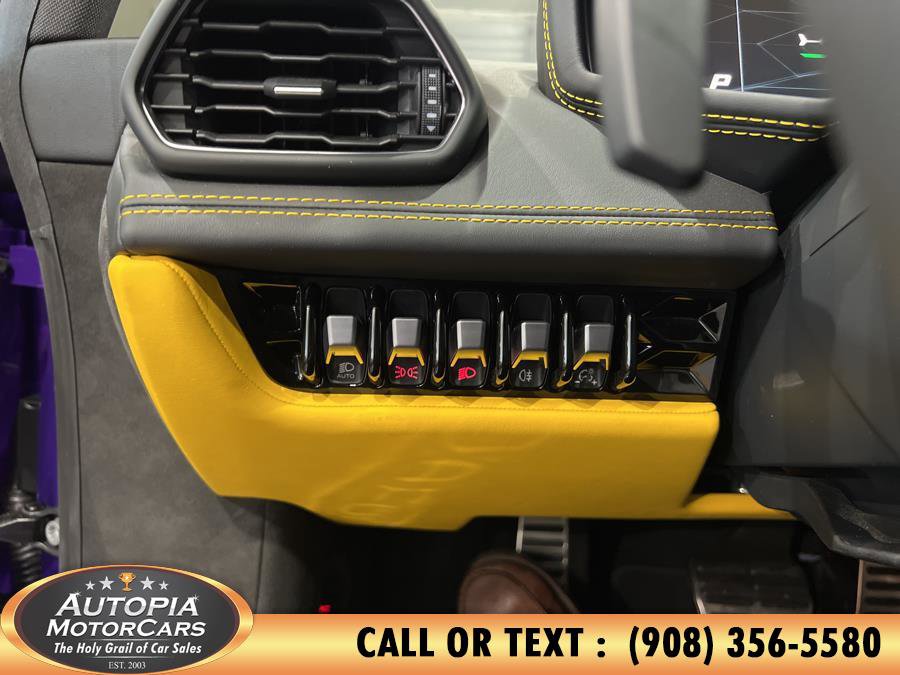 Used 2024 Lamborghini Huracan Tecnica image 25