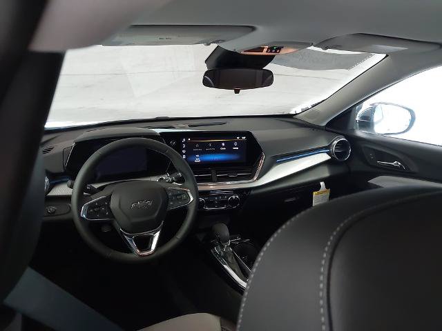 New 2026 Chevrolet Trax LT w/ Driver Confidence Package FWD image 5