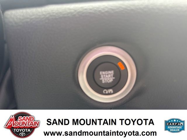Used 2025 Chrysler Pacifica Select FWD image 17
