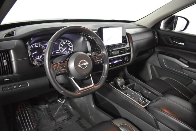 Used 2023 Nissan Pathfinder SL AWD/4WD image 13