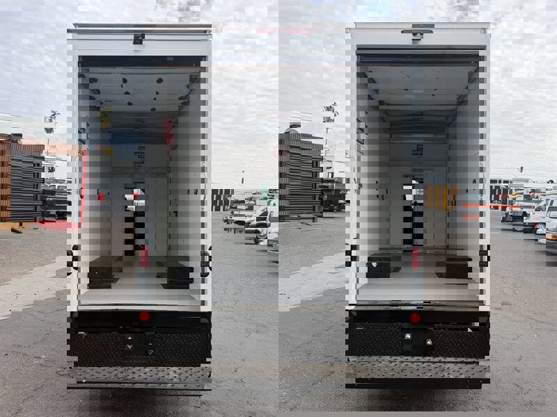 Used 2023 Ford Transit 350 DRW image 7