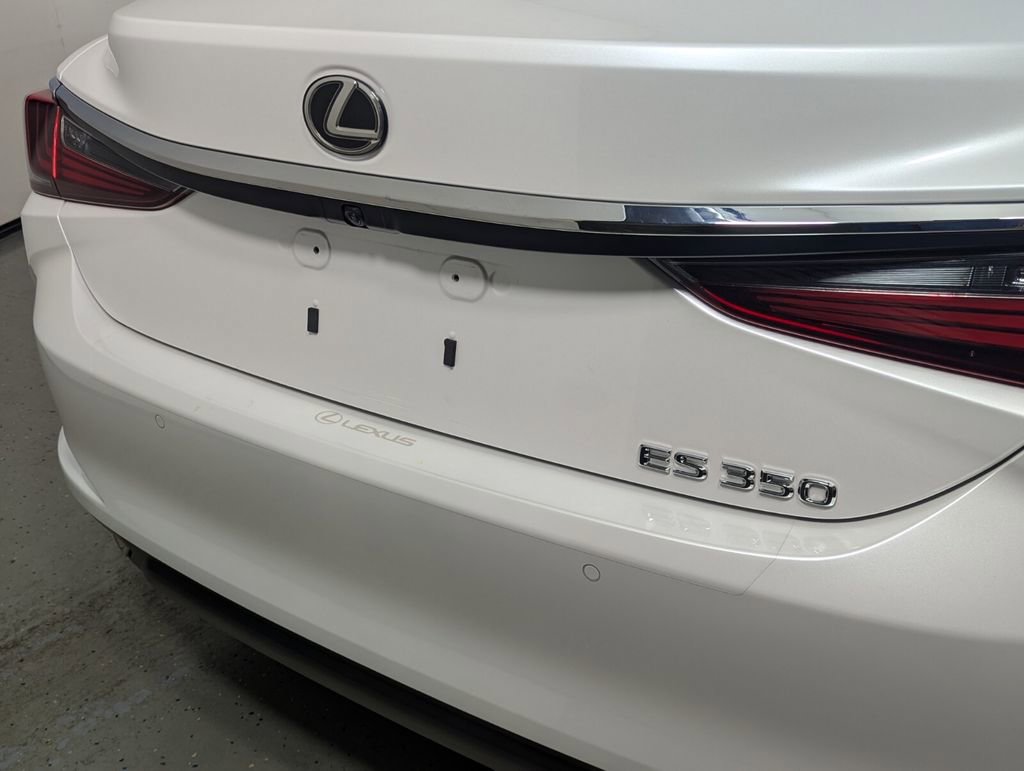 Used 2024 Lexus ES 350 Luxury w/ Technology Package image 8