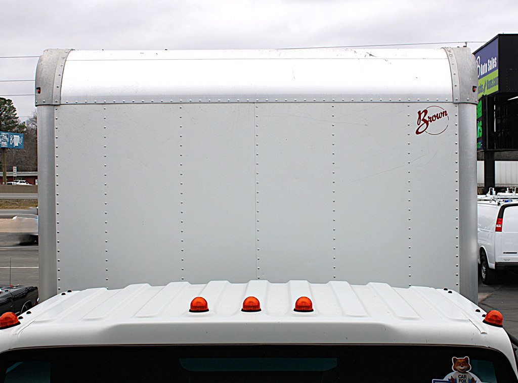 Used 2019 Isuzu NPR image 18