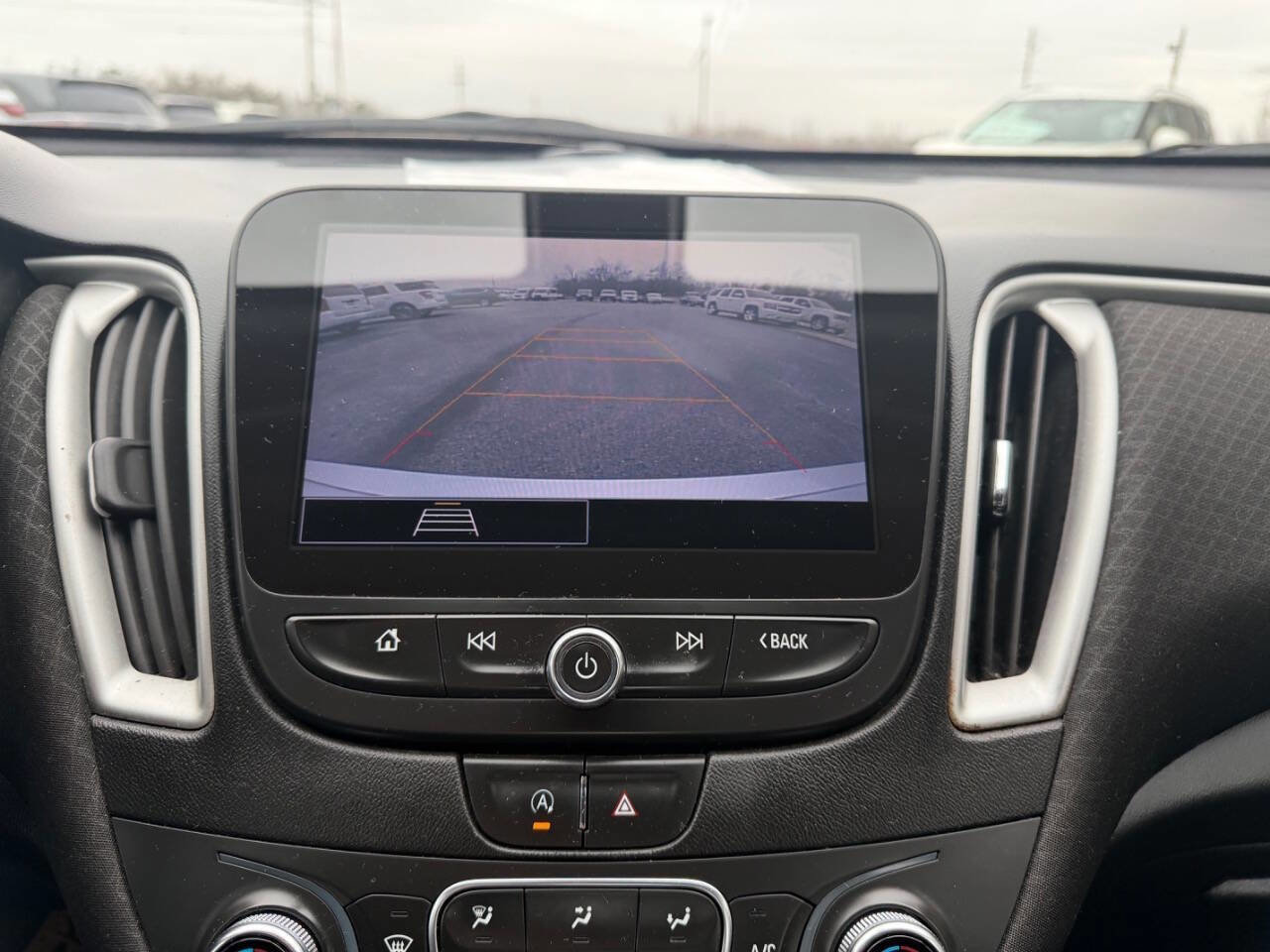 Used 2022 Chevrolet Malibu LT FWD image 15