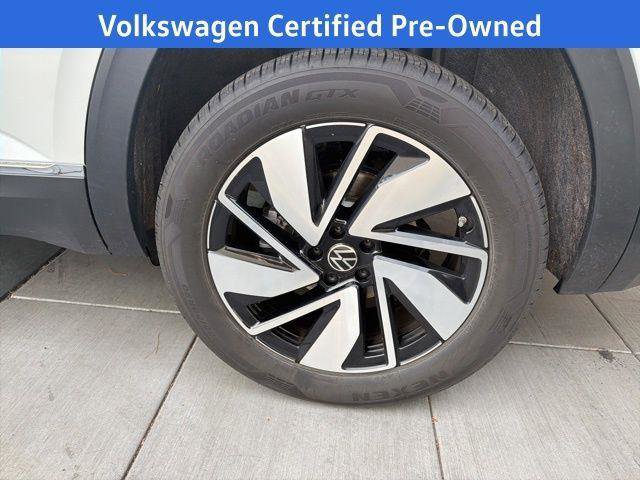 Certified 2025 Volkswagen Atlas SEL image 16
