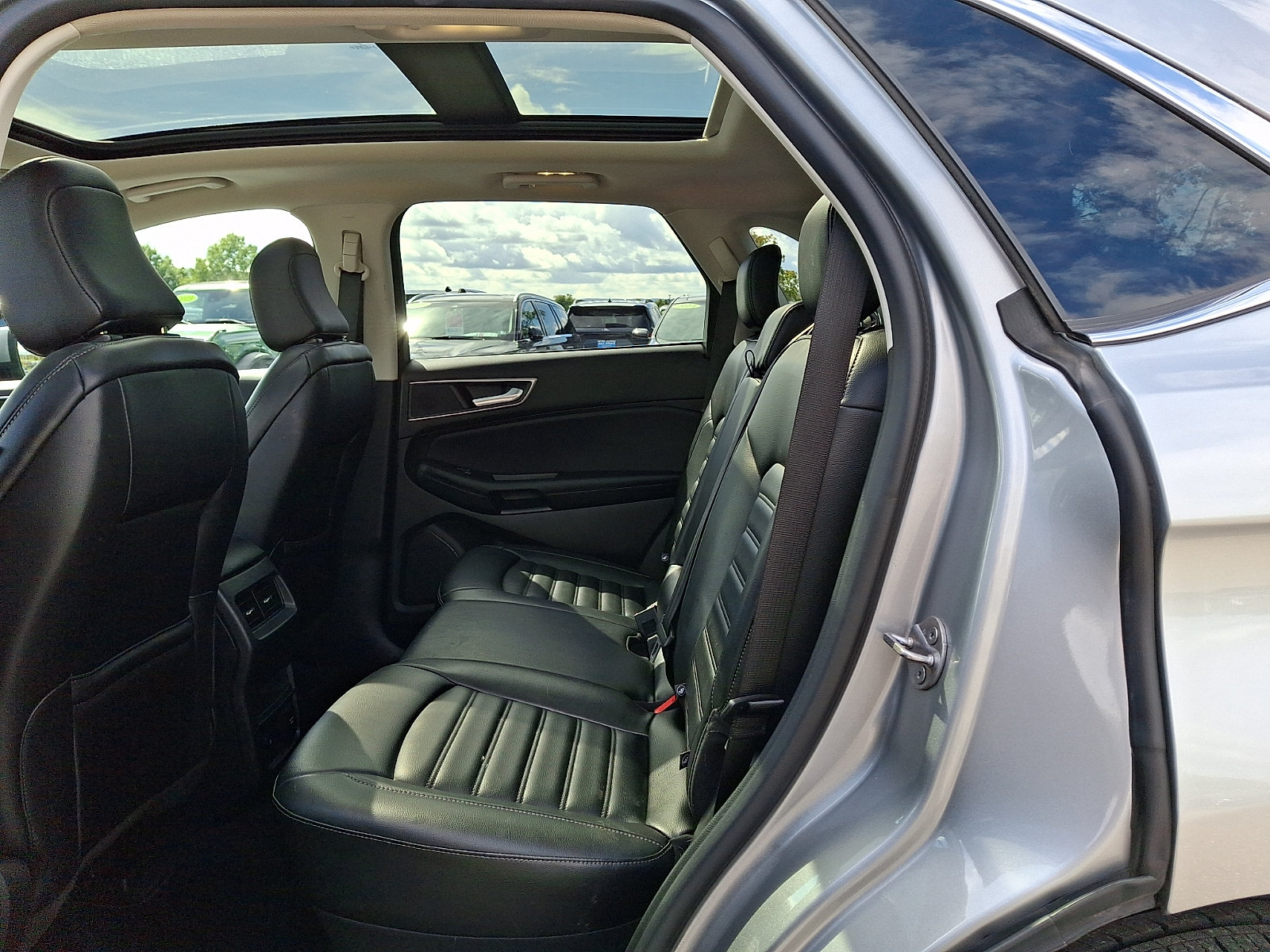 Used 2023 Ford Edge SEL w/ Convenience Package AWD/4WD image 11