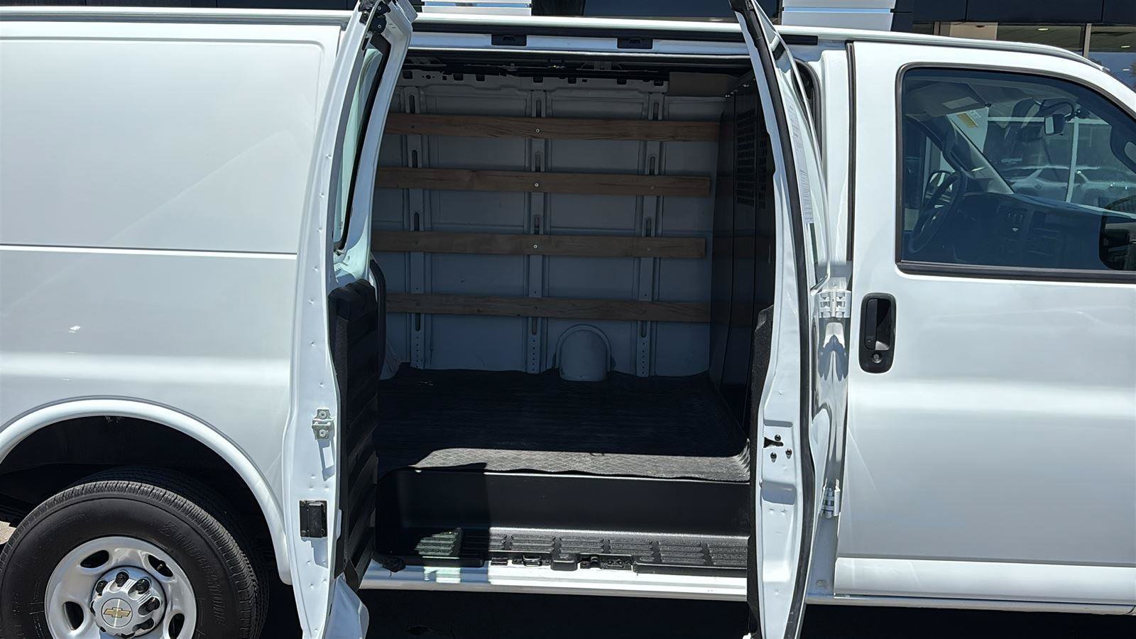 Used 2024 Chevrolet Express 2500 w/ Driver Convenience Package RWD image 16