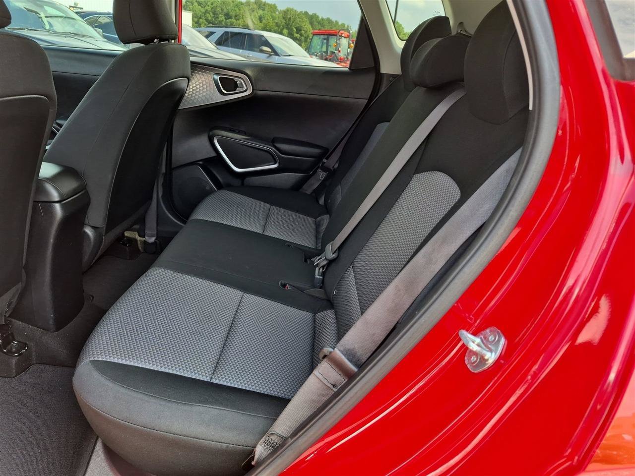 Used 2023 Kia Soul LX w/ LX Technology Package FWD image 28