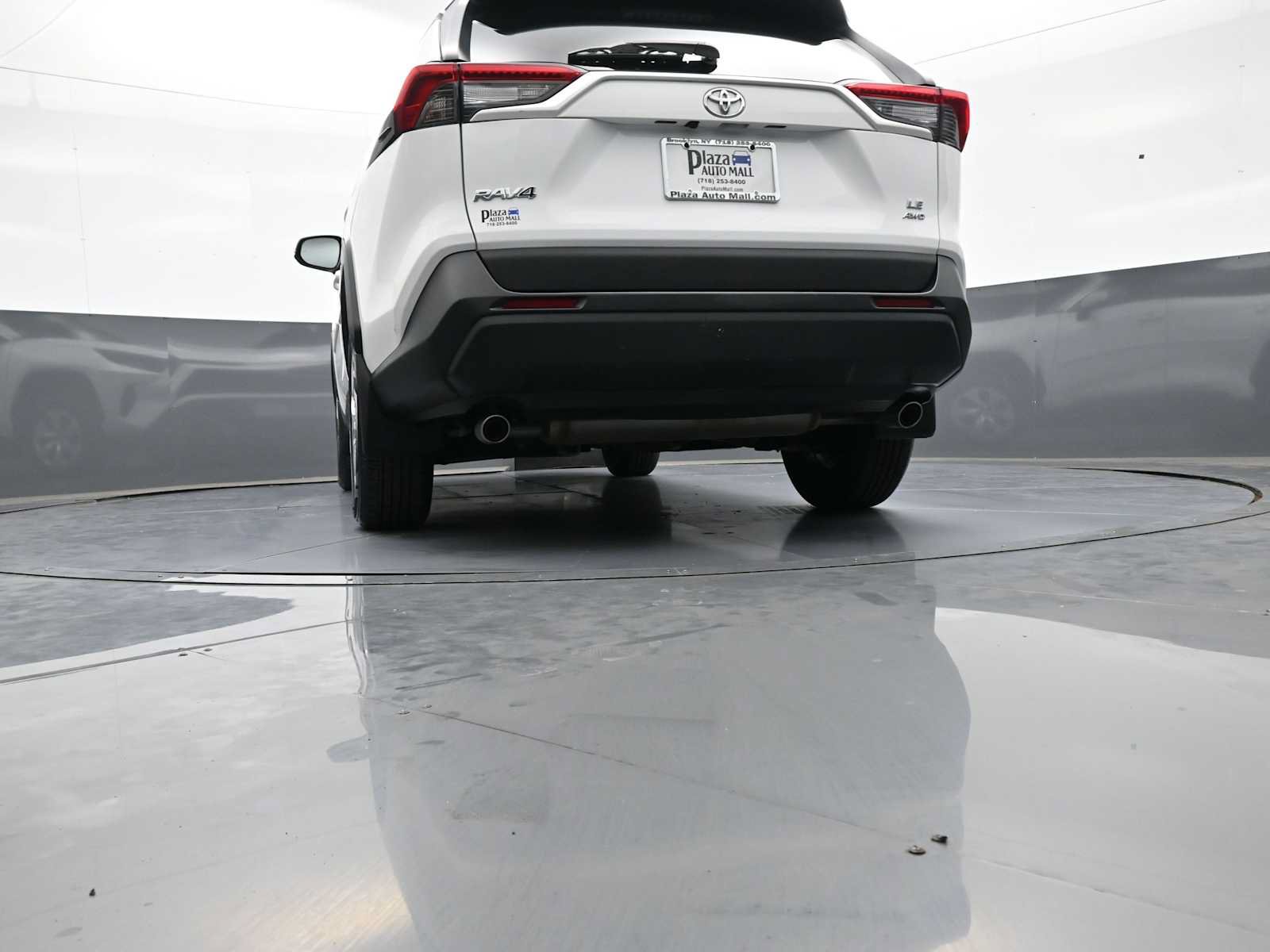 Used 2019 Toyota RAV4 LE w/ All Weather Liner Package AWD/4WD image 29