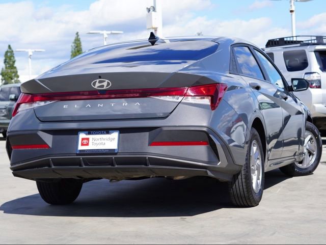 Used 2025 Hyundai Elantra SE image 6