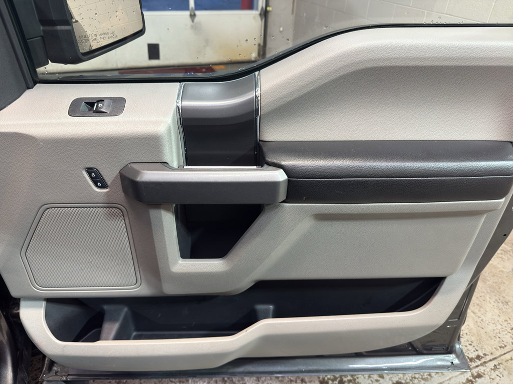 Used 2017 Ford F150 XLT w/ Equipment Group 302A Luxury AWD/4WD image 18