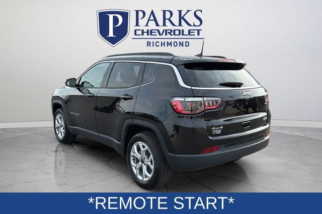 Used 2025 Jeep Compass Latitude w/ Sun & Sound Group AWD/4WD image 5