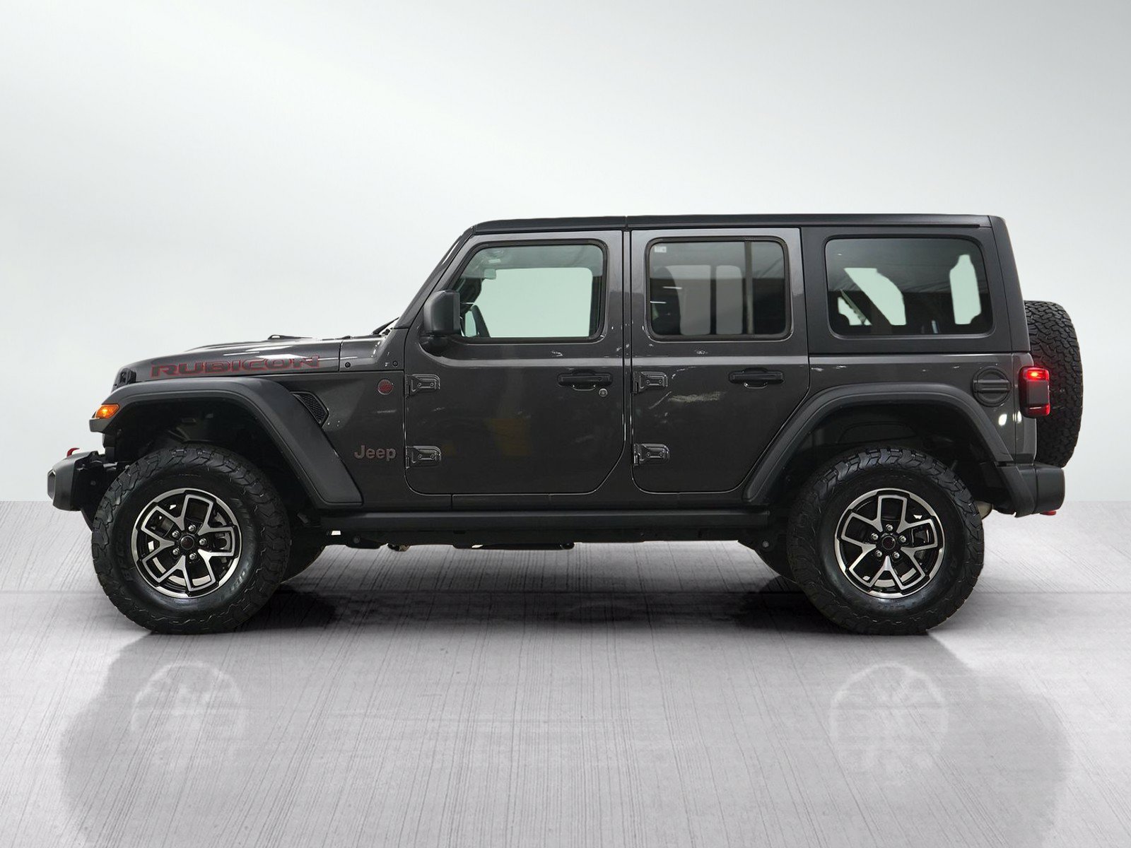 Used 2024 Jeep Wrangler Unlimited Rubicon w/ Convenience Group AWD/4WD image 2