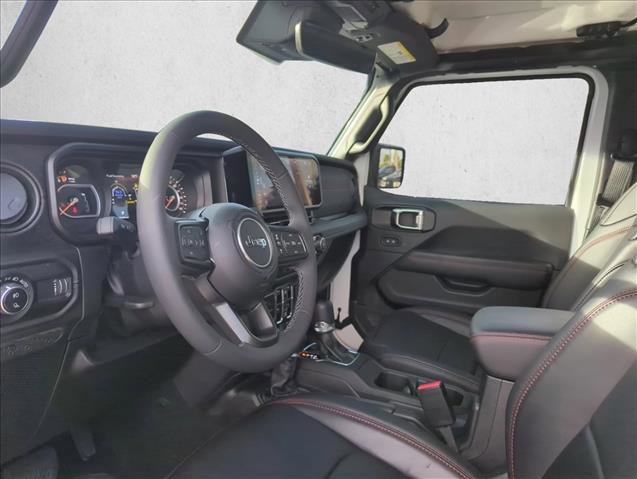 Used 2025 Jeep Gladiator Rubicon w/ Convenience Group image 4