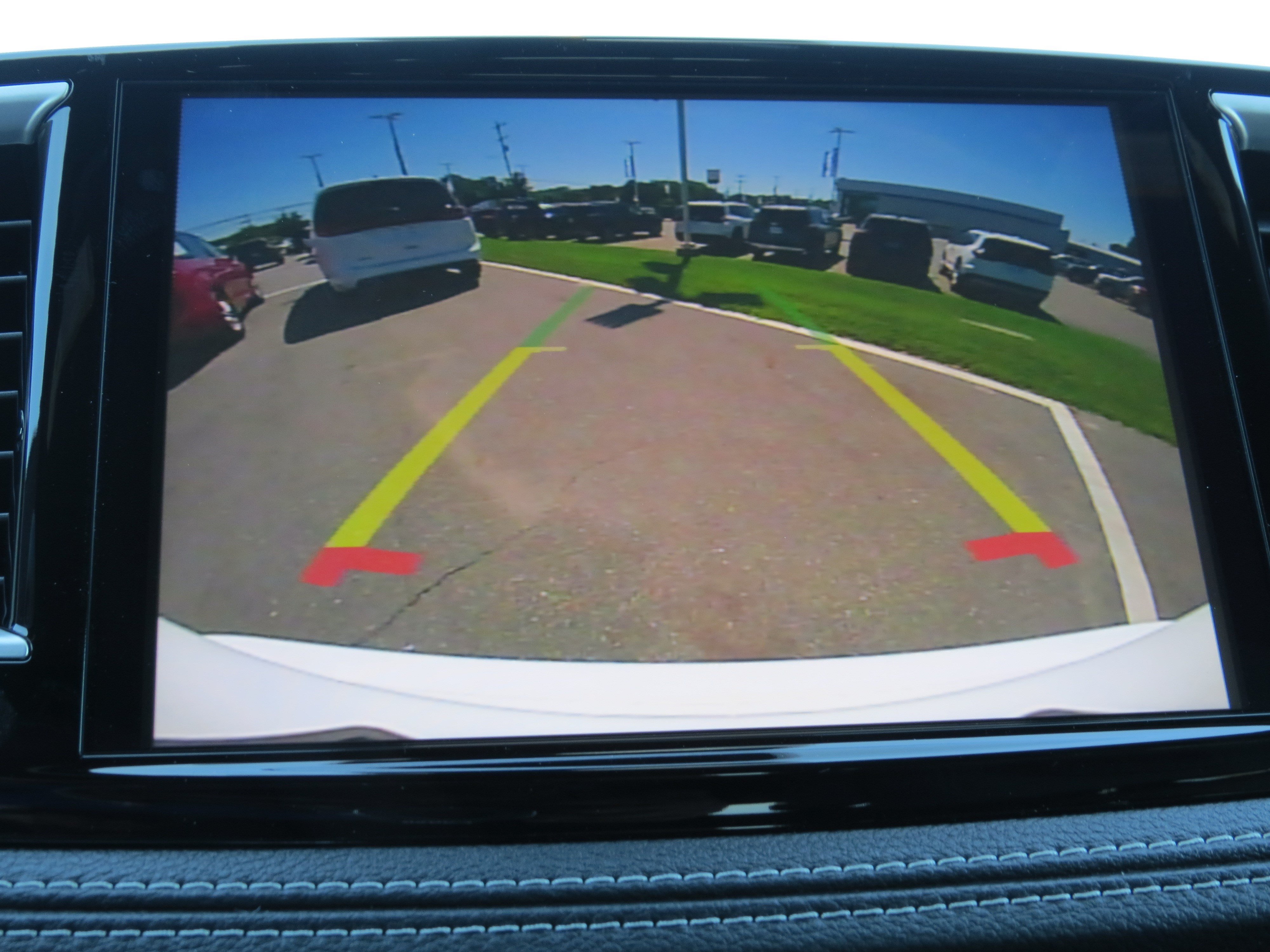 New 2027 Chrysler Pacifica Select FWD image 25
