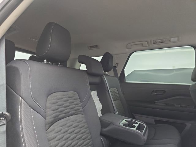 Used 2025 Nissan Pathfinder SV image 44