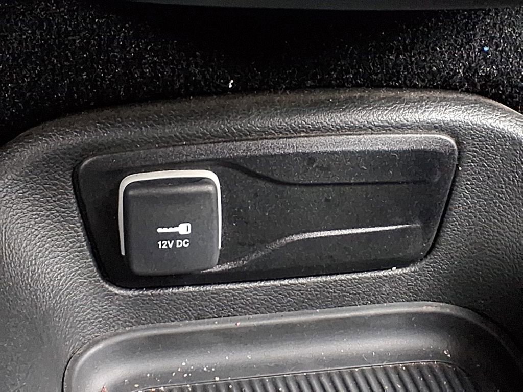 Used 2025 Chrysler Pacifica Select image 29