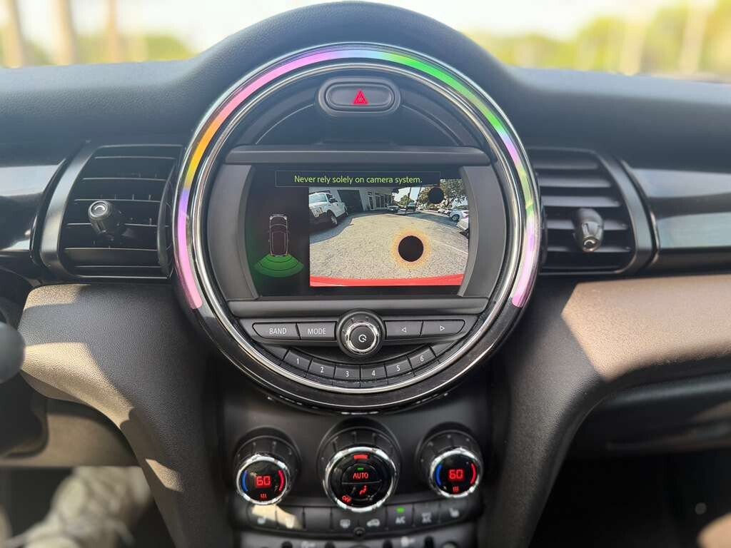 Used 2019 MINI Cooper 2-Door Hardtop FWD image 22